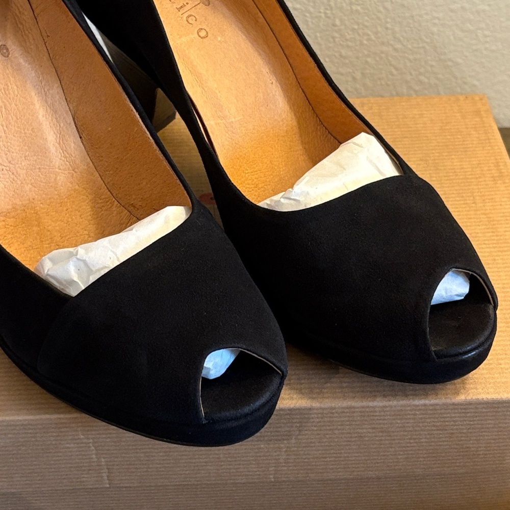 NIB [Coclico] Polly Peeper Spanish Made Suede Block Heels Black Womens 37/US 6.5 - Picture 6 of 13